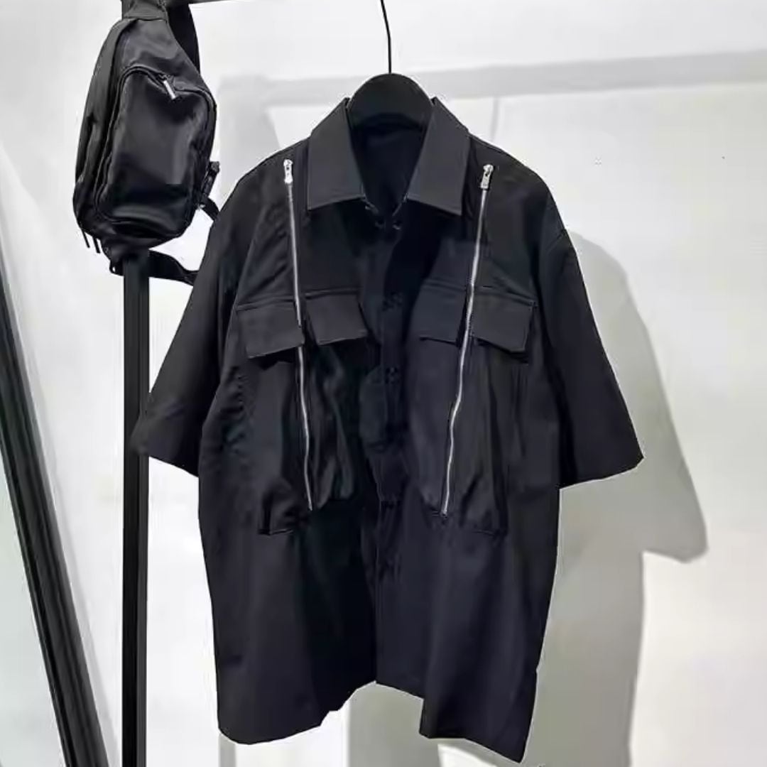 Spacious zipper panel