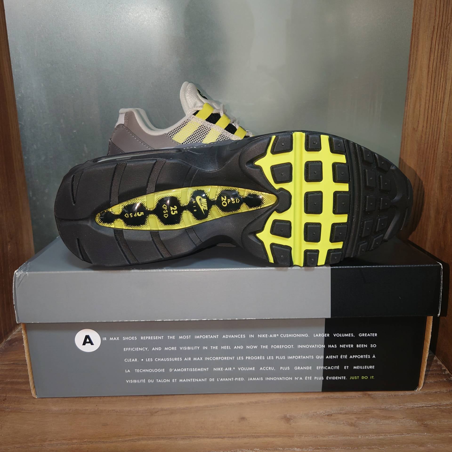 新品 Nike Air Max 95 OG イエローグラデ スニーカー CT1689-001