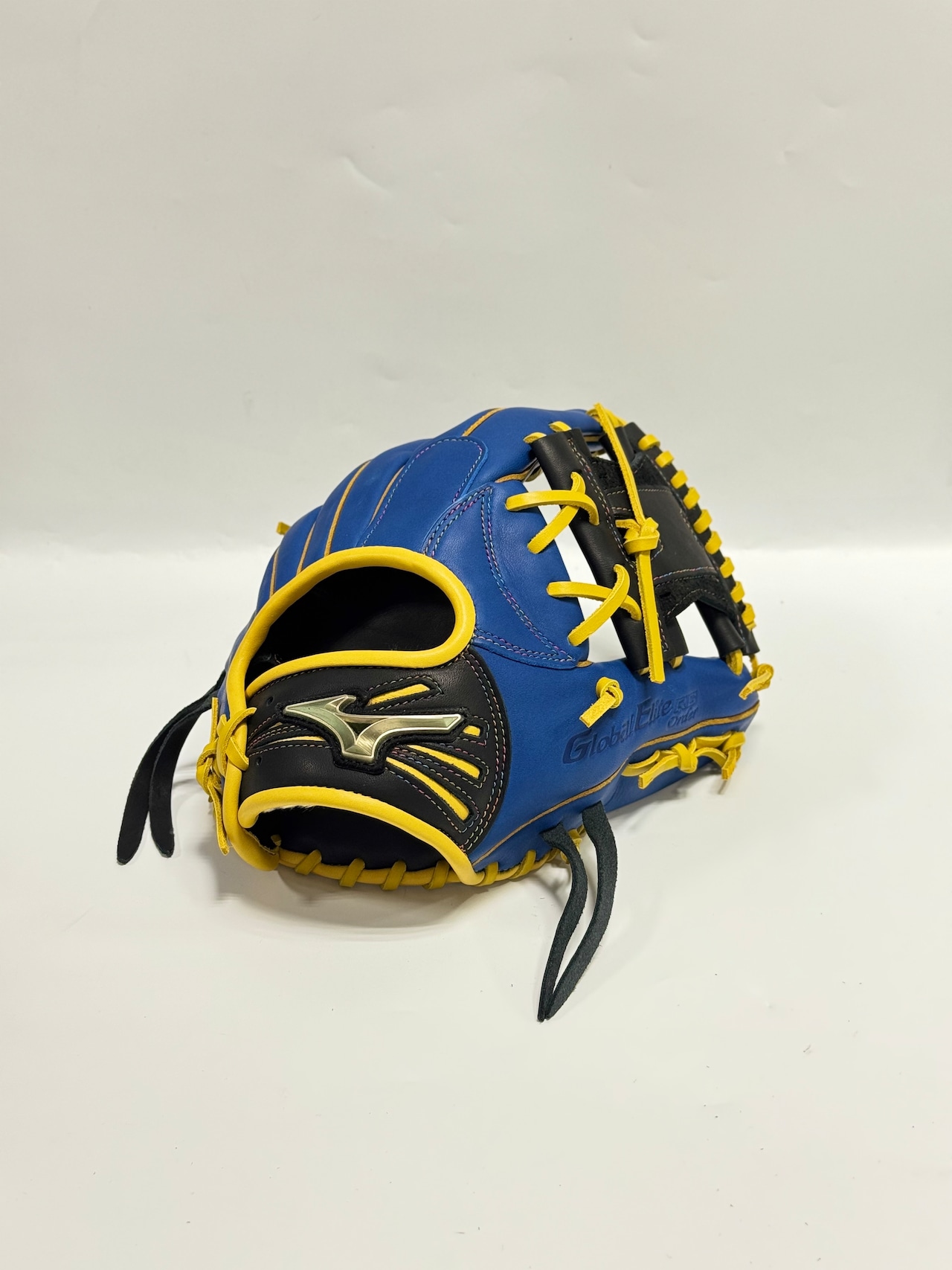 MIZUNO Global Eliteーミズノグローバルエリート 軟式ジュニア用グローブ ミチイオリジナルグラブ 右投げ用 菊池涼介選手モデル Mサイズ 5mm大 ロイヤルブルー/ブラック×ナチュラル・画像2