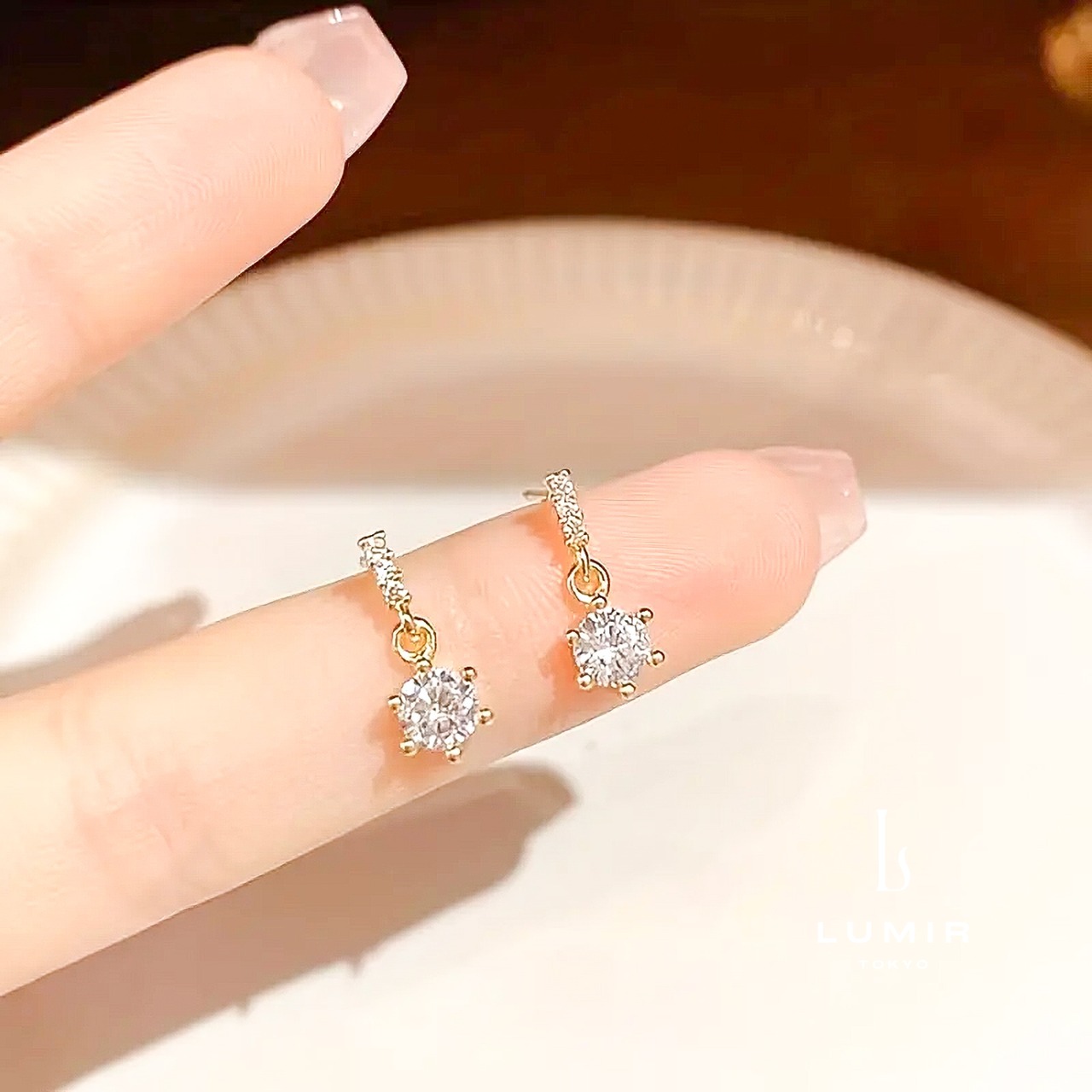 スパークリングラウンドドロップピアス
