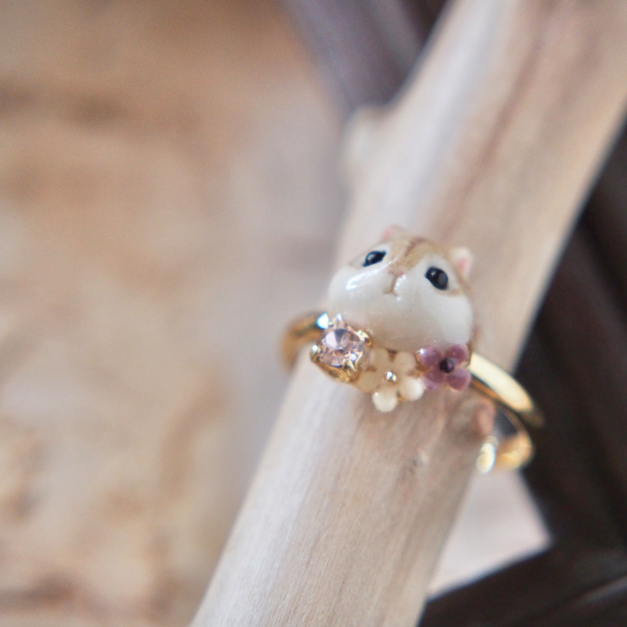 リスとお花リング