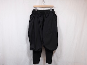 WHOWHAT” HIDDEN BALLOON BAG PANTS BLACK”