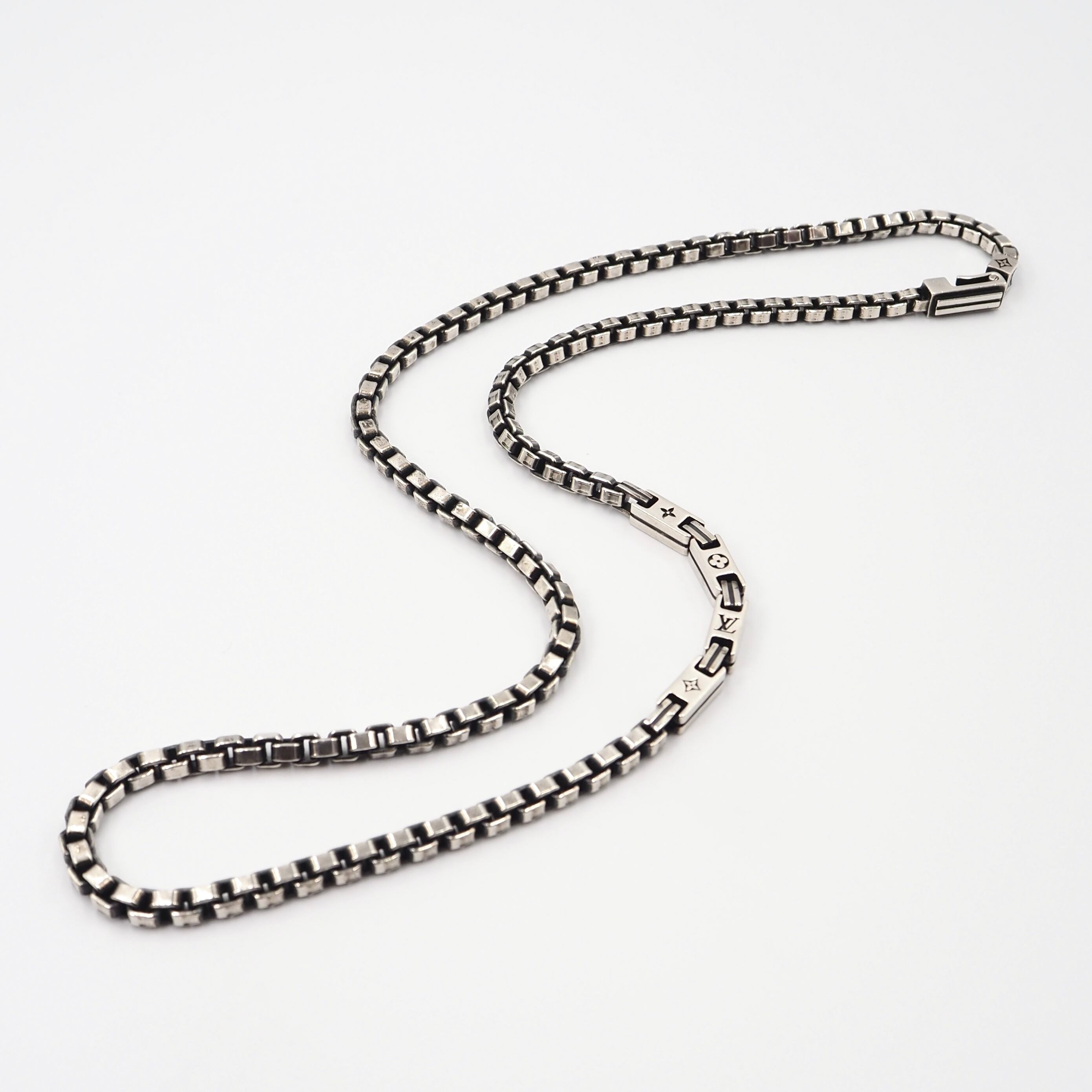 ルイ・ヴィトン　LVテーラー　ネックレス　シルバー925 ネックレス・LV テーラー S00｜ルイ・ヴィトン 公式サイト - M02027