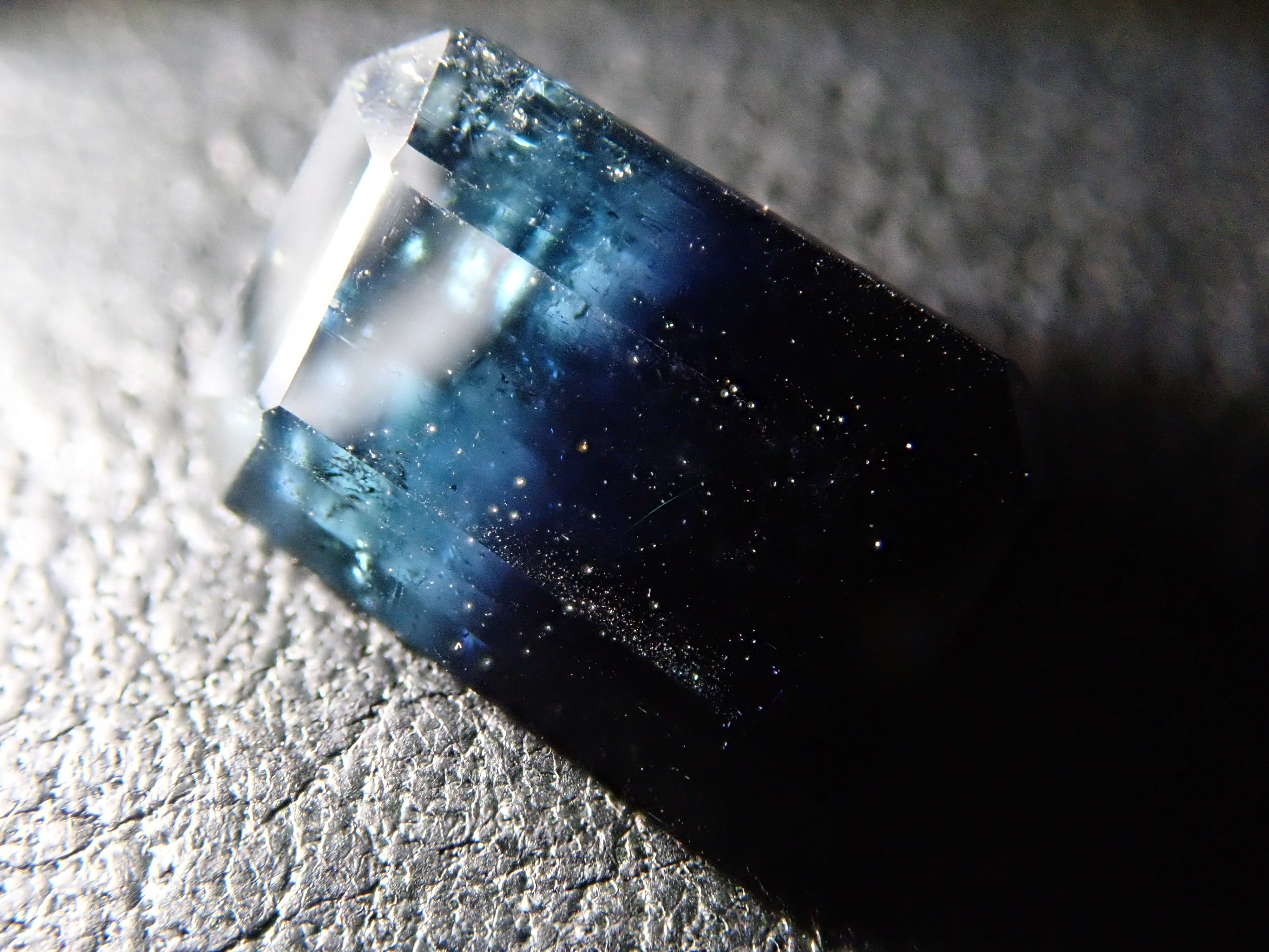アフガニスタン産バイカラートルマリン 1.918ct | Gem Shop Urcaguary
