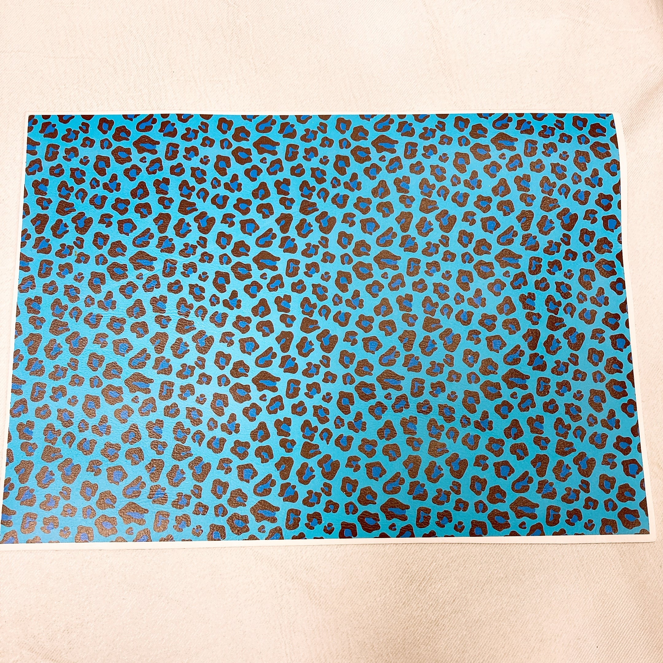 カラフルなヒョウ柄 [A4+1cm][あんぷりレザー] AP37 | and leather