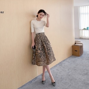 【送料無料】 花柄スカート  ひざ丈・ロング丈  Aライン・フレア  ハイウェスト  エレガント系  きれいめ  大人可愛い  こなれ感  レディースファッション  可愛い  春  お呼ばれ・二次会・パーティ・お出かけ  30代・40代   薔薇  ローズ