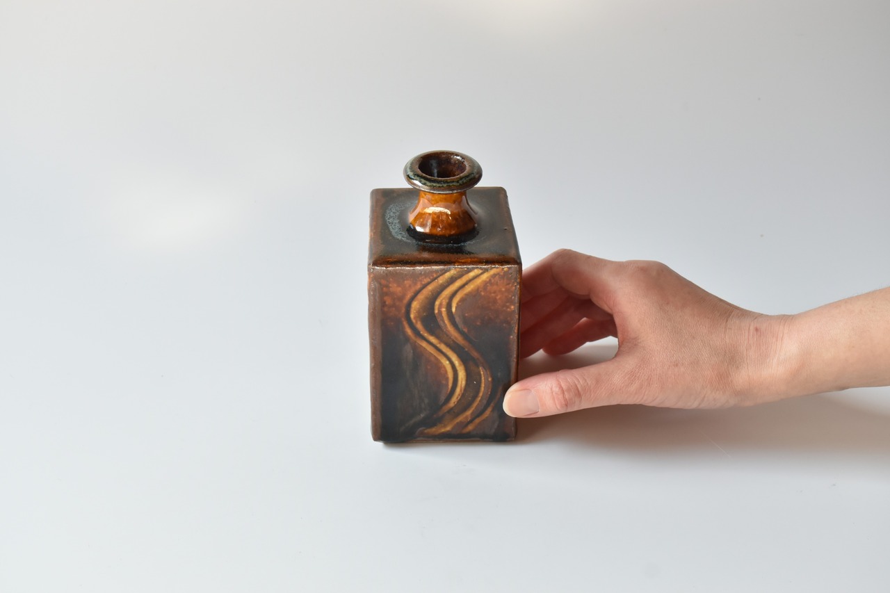 小代焼ふもと窯 / 井上尚之 : 角花入 ①