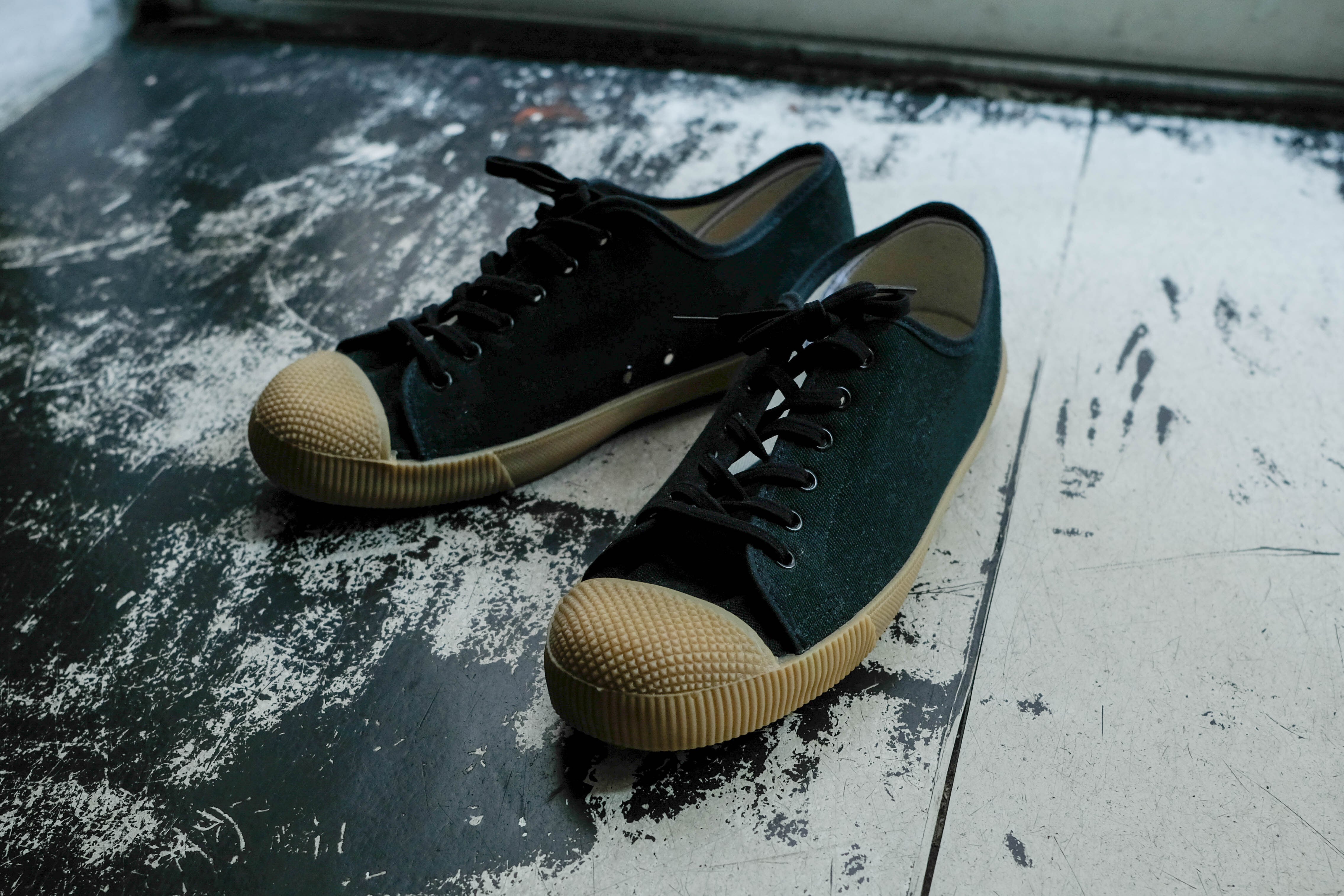 MILITARY / BRITISH ARMY/イギリス軍/キャンバス/トレーニングシューズ/41/ブラック イギリス軍 トレーニングシューズ | militaria & encore