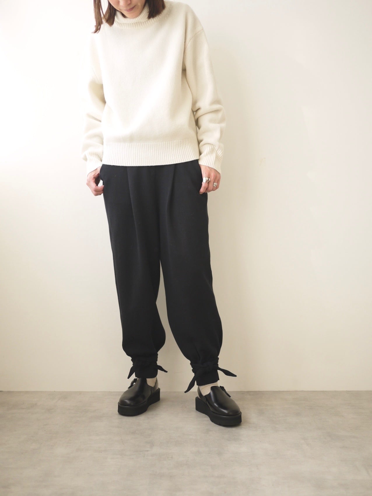 パンツMODERN KNIT PANTS