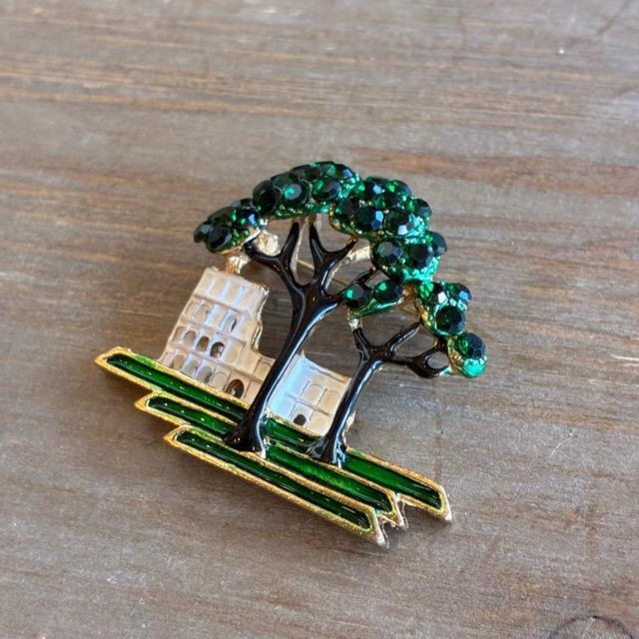 TOPANGA Jewelry　Bijou art brooch Colosseum　ビジューアートブローチ　コロッセオ　イタリア　プレゼント　プチギフト　ジャケット　帽子　バッグ　ニット