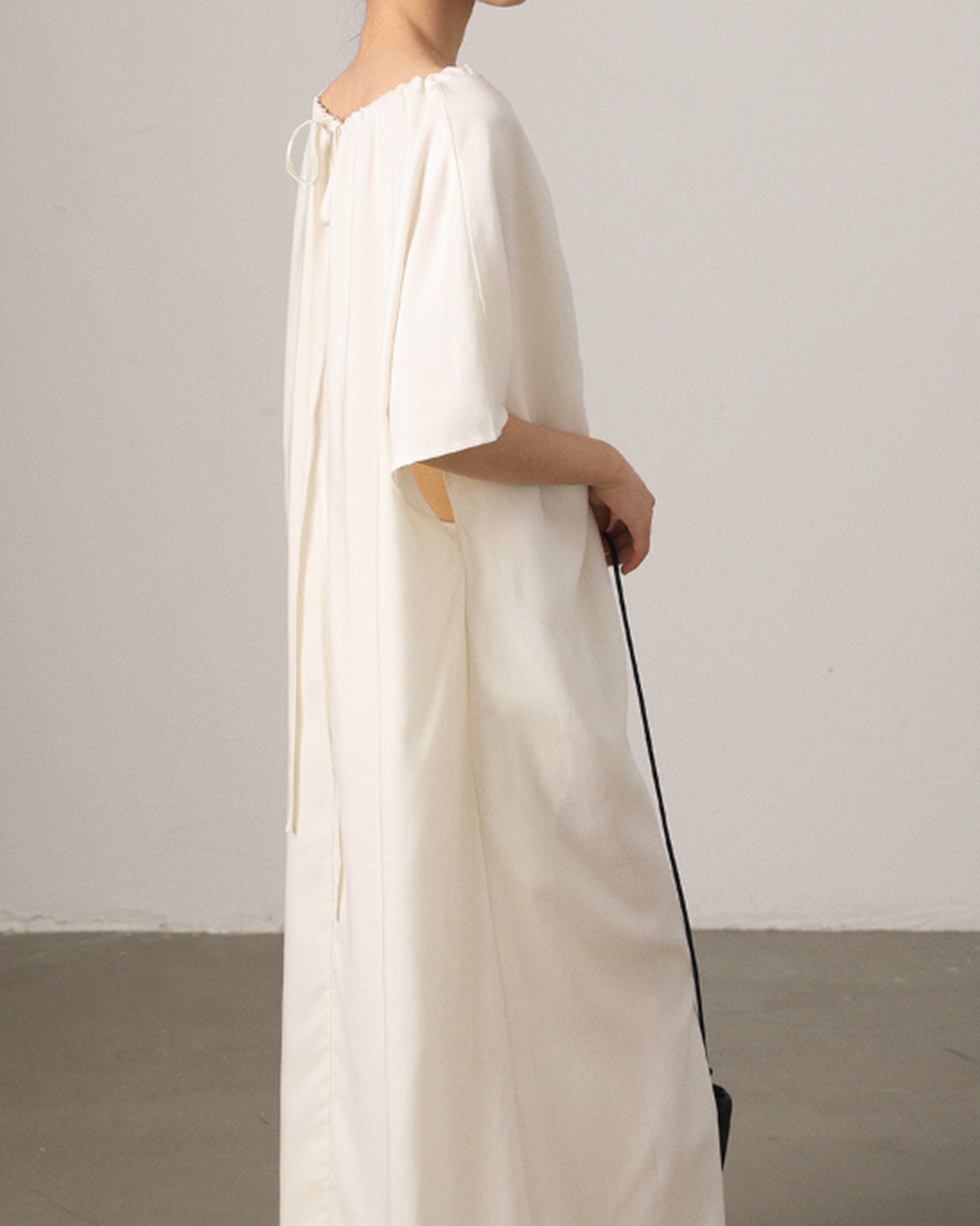 Gathered v-neck relaxed maxi one-piece  L0075
