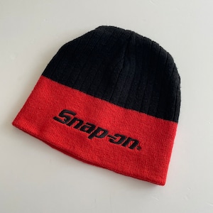 -USED- SNAP-ON EMBROIDERY BEANIE -BLACK,RED-