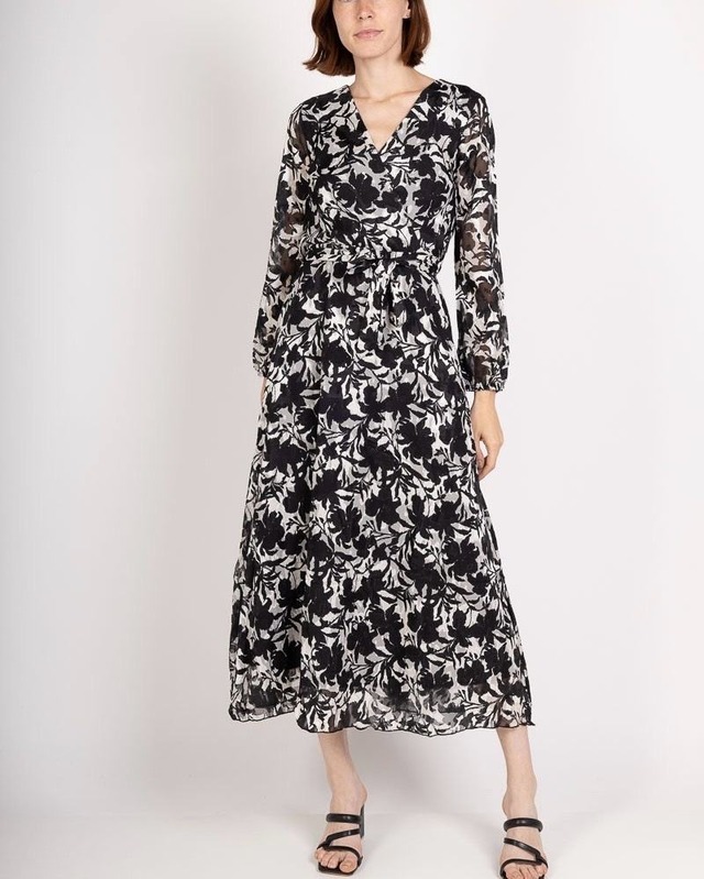 大人可愛い モノトーン花柄シフォンワンピース ロング丈 カシュクール ウエストリボン フレア きれいめ 上品 春夏秋 レディース