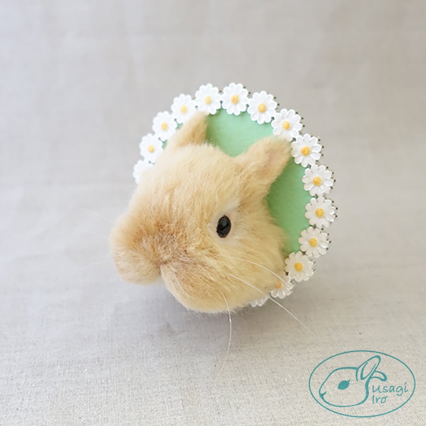 おひげさして】植毛タイプ（赤ちゃんうさぎ）羊毛フェルト うさぎ