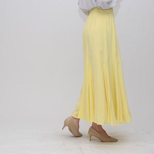 【スタイルアップの決定版】リネンライク・イレギュラー切替えフレアスカート ‐ LER-2544 イエロー ‐