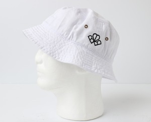 BUCKET HEART WHITE/BLACK