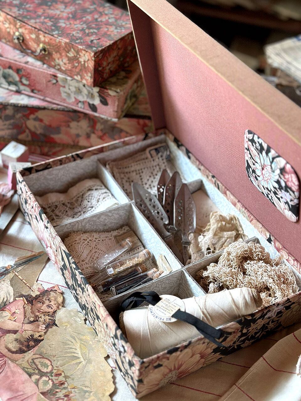 フランスアンティーク 紙箱 ドラジェ ボックス 古いお菓子の紙箱