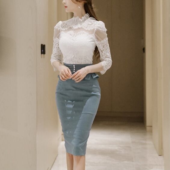 セットアップ レディース トップス ボトムス デニム風 タイトスカート ホワイトレース レース シャツ 2点セット 上下セット S M L 袖あり スカート タイト スリム ハイウエスト ハイネック スタイルアップ スリット 脚長効果 シンプル フェミニン エレガント セクシー 大人女子 おしゃれ お洒落 セレブ イベント デート お出かけ 女子会 休日 旅行 お呼ばれ 着まわし ファッション コーデ モテ 送料無料 こなれ感 ホワイト 白 フリル 繊細 透け感 クラシカル 上品 美シルエット 綺麗 美脚