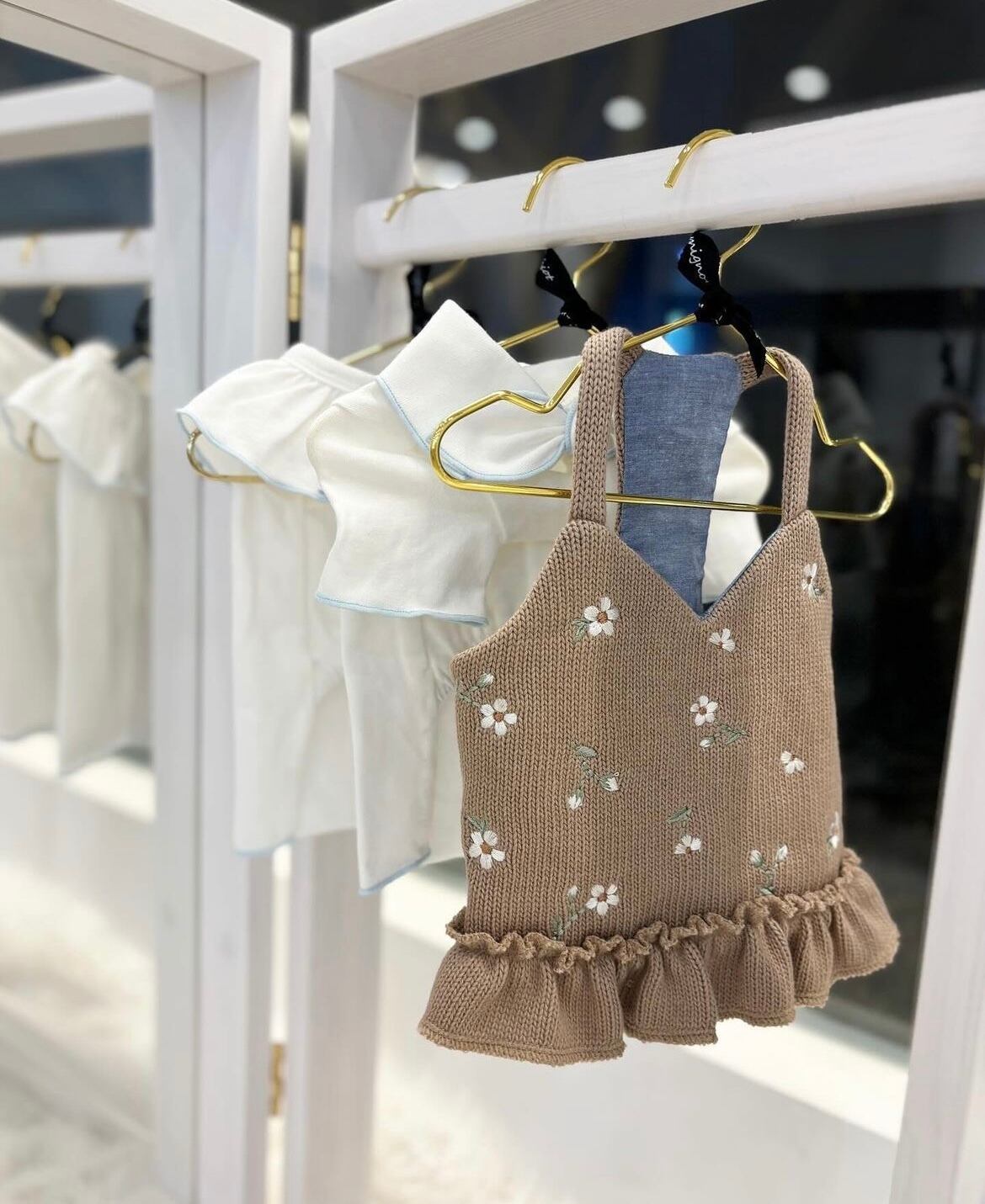 【Aivince】Daisy Knit Vest