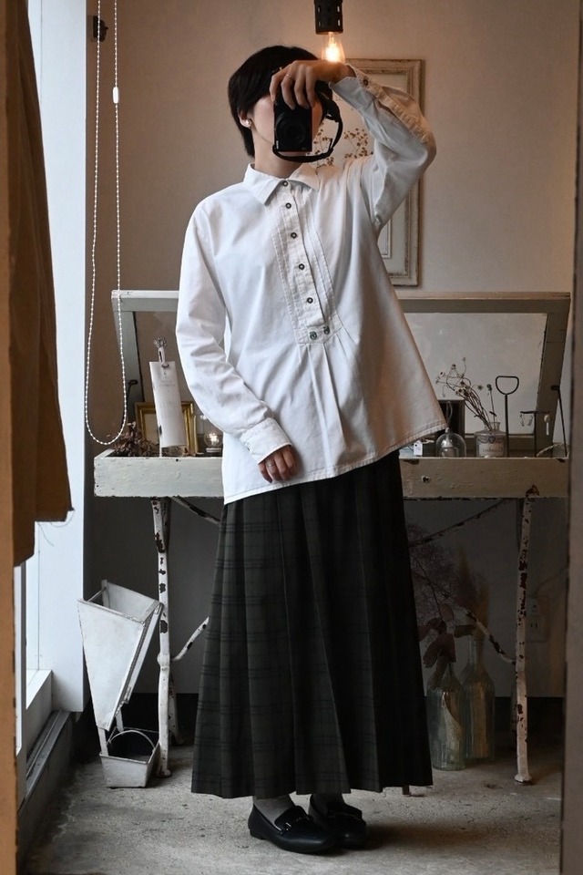 Vintage EURO Embroidered Pintuck Pullover Shirt