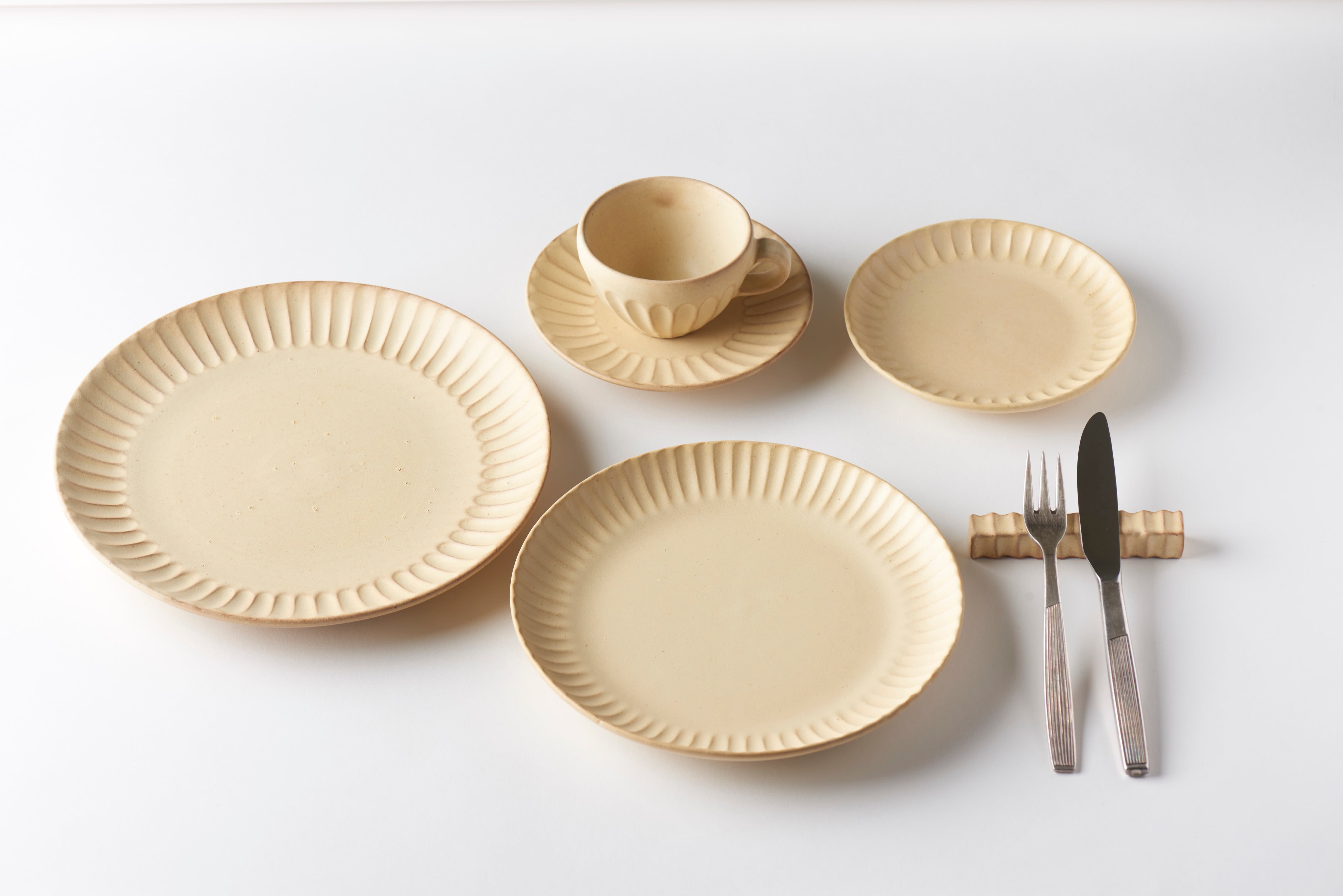 太しのぎ5寸皿（クリーム）