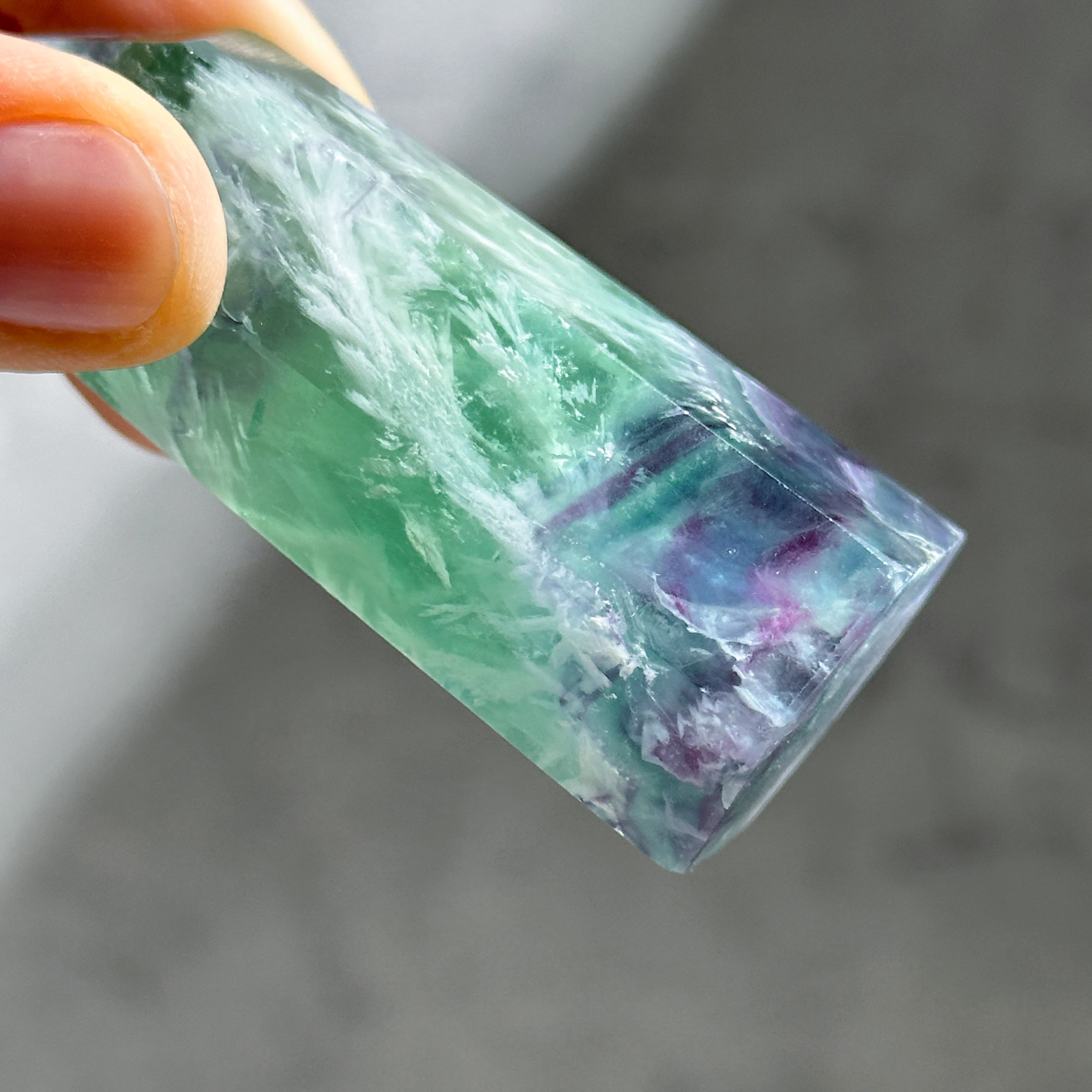 エンジェルフェザーフローライトタワー型 84◇ Angel Feather Fluorite