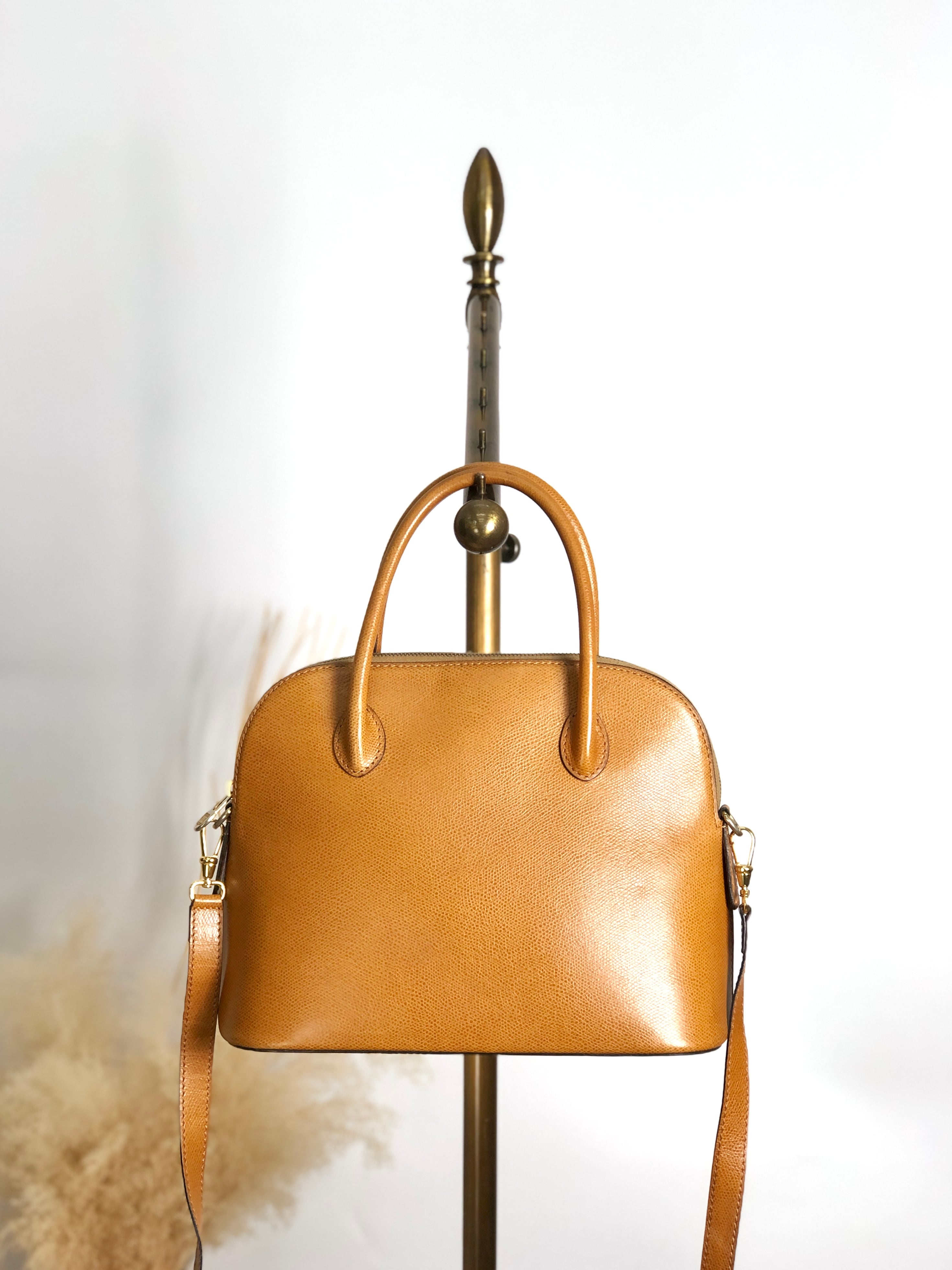 ロエベアマソナ28 アナグラム レザー　バイカラー　ハンドバッグ　トリコロール LOEWE ロエベ アナグラム アマソナ28 カデナ トリコロール レザー