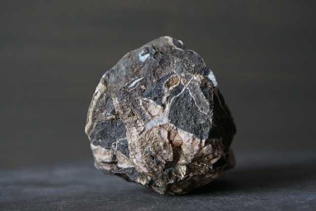 北海道産ロードクロサイト　Rhodochrosite 869