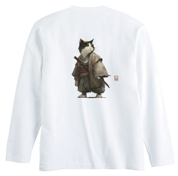 斜陽に立つ猫武士 – 墨絵風 ロングTシャツ リブなし/ Cat Samurai