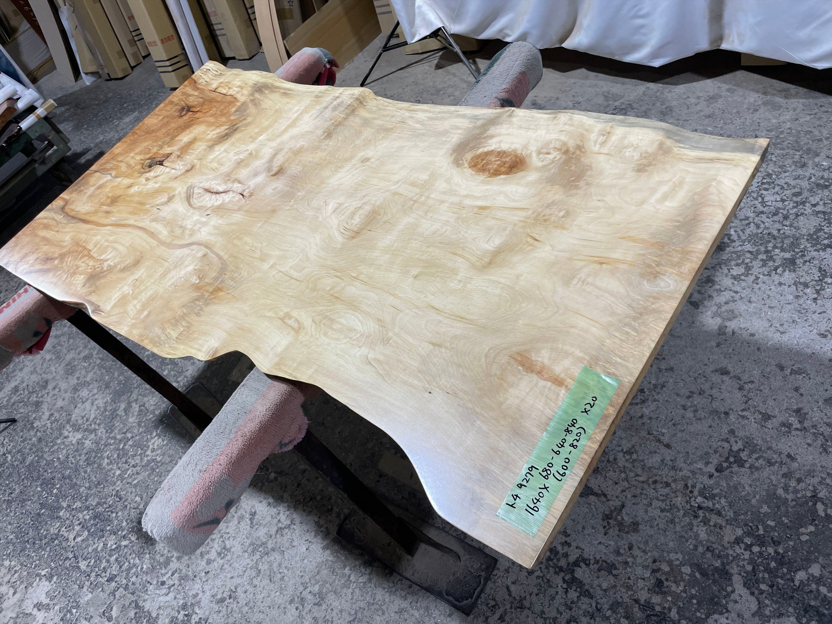 トチ9279 トチの木 一枚板無垢 乾燥材 1640x680-640-840x20mm カウンター 棚 テレビ台 カウンター 天板 窓台  橡 栃