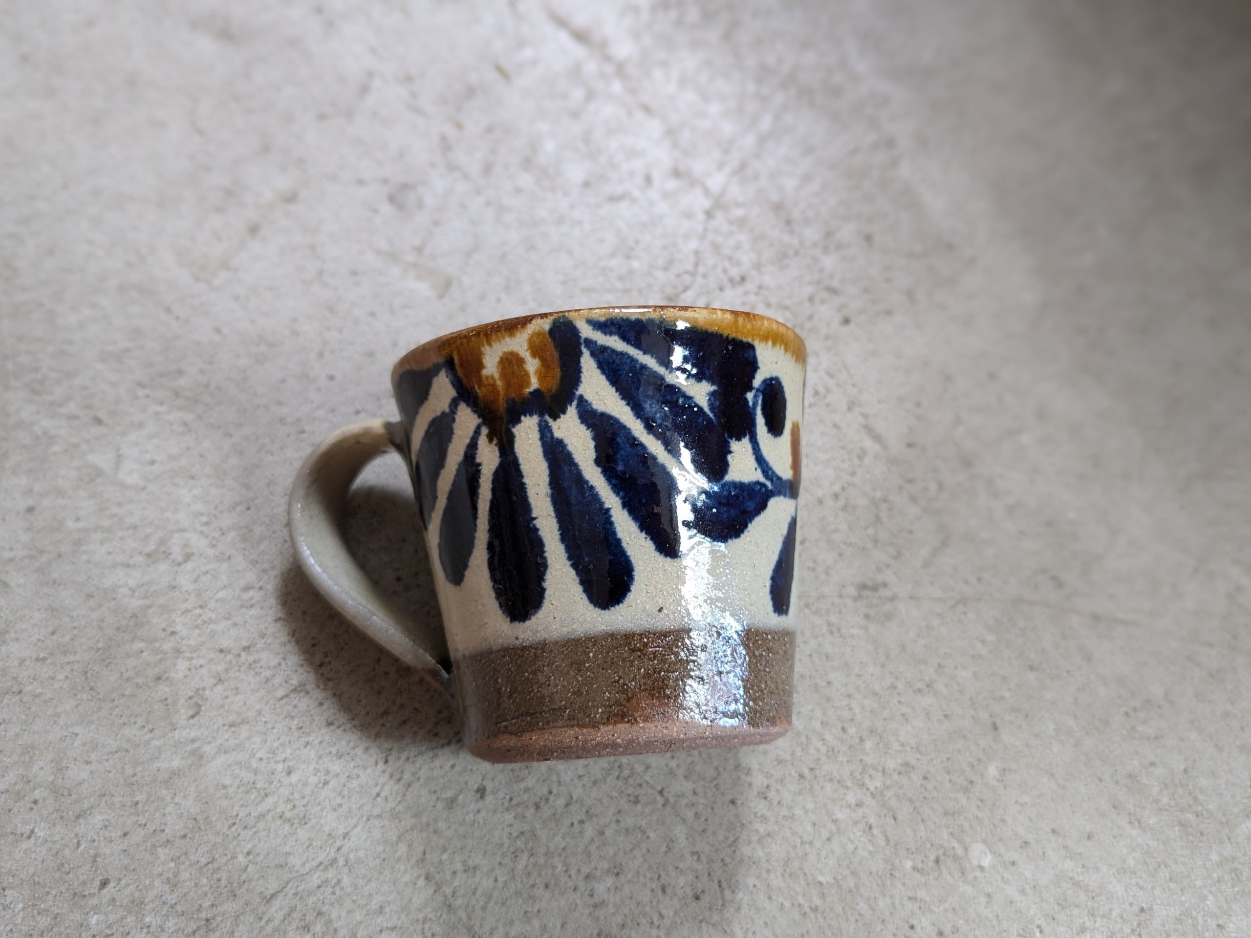 やちむん マグカップ（唐草） | 勝窯 | inoya | Basic Life Store