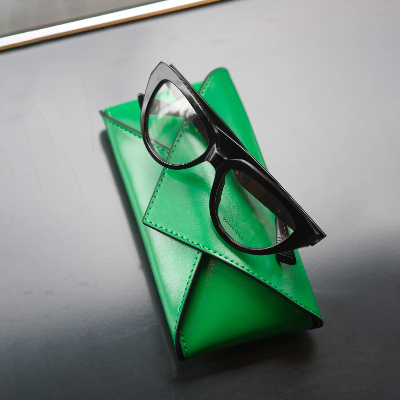 【BOTTEGA VENETA】BV1503O - 001 (MEDIUM)