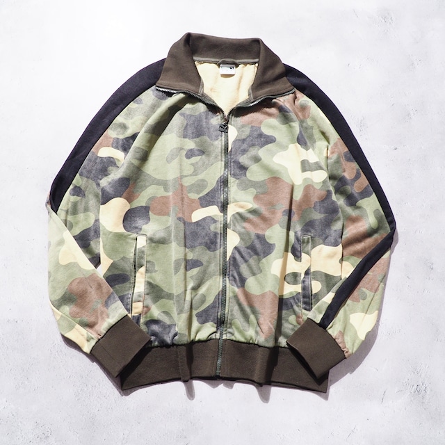 2000s ” PUMA ” camouflage pattern Design loose track jacket