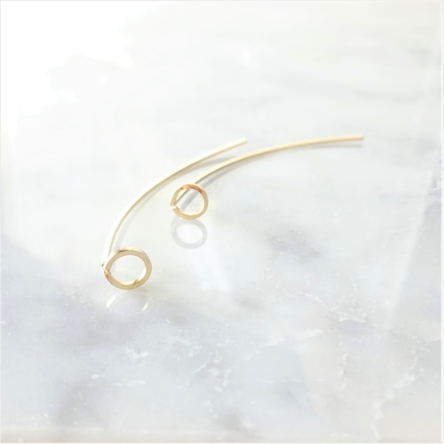 14kgf*CIRCLE arrow pierced earring