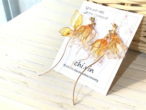 【イヤリング変更可能】ichi.rin/ユリのピアス