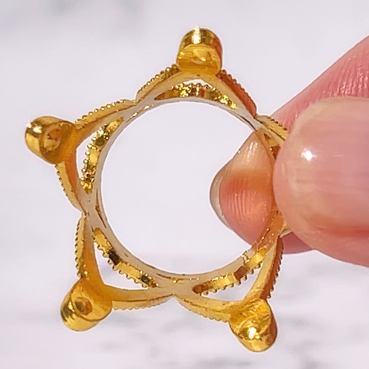 王冠のスフィアスタンド(ゴールド)