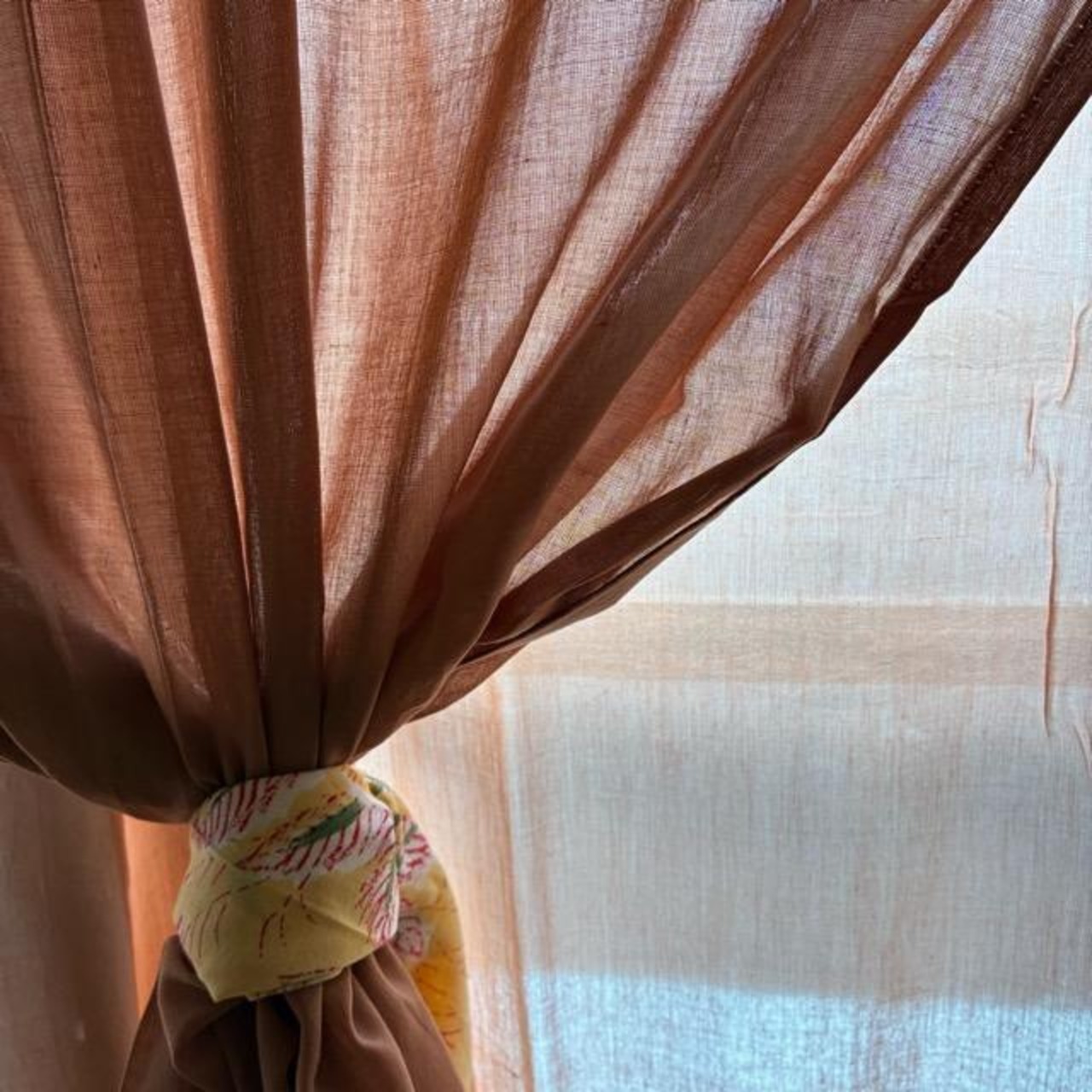 India Cotton voile double curt ains Light red 100×180cm　　 インド　コットンボイルダブルカ ーテン　ライトレッド　レースカ ーテン　間仕切り