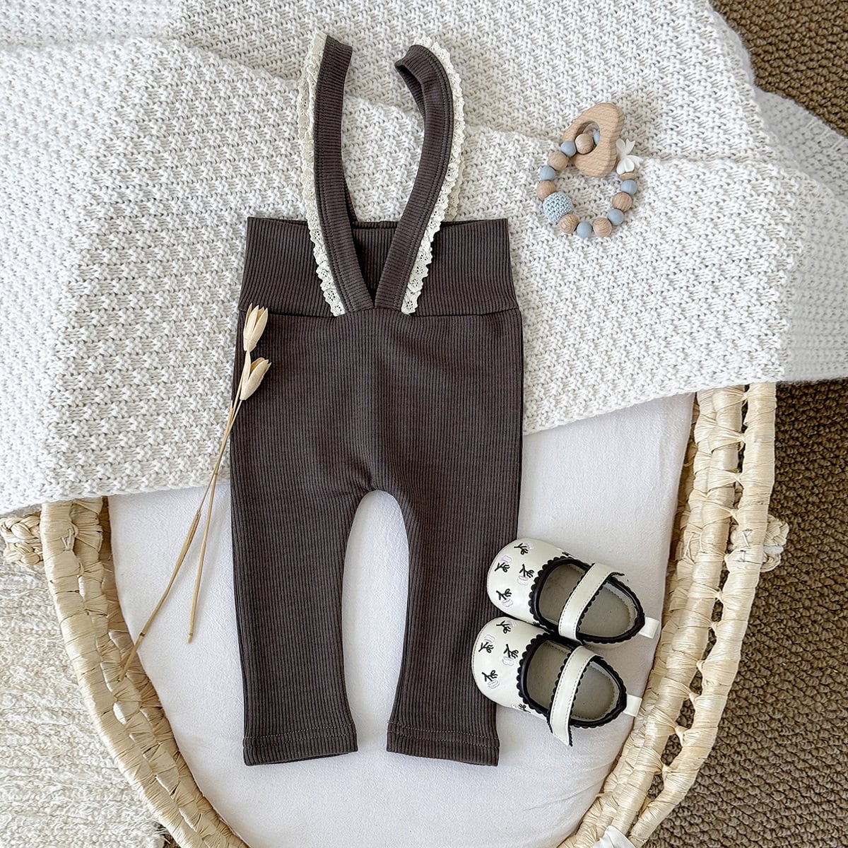 フリルサスペンダー付きレギンス