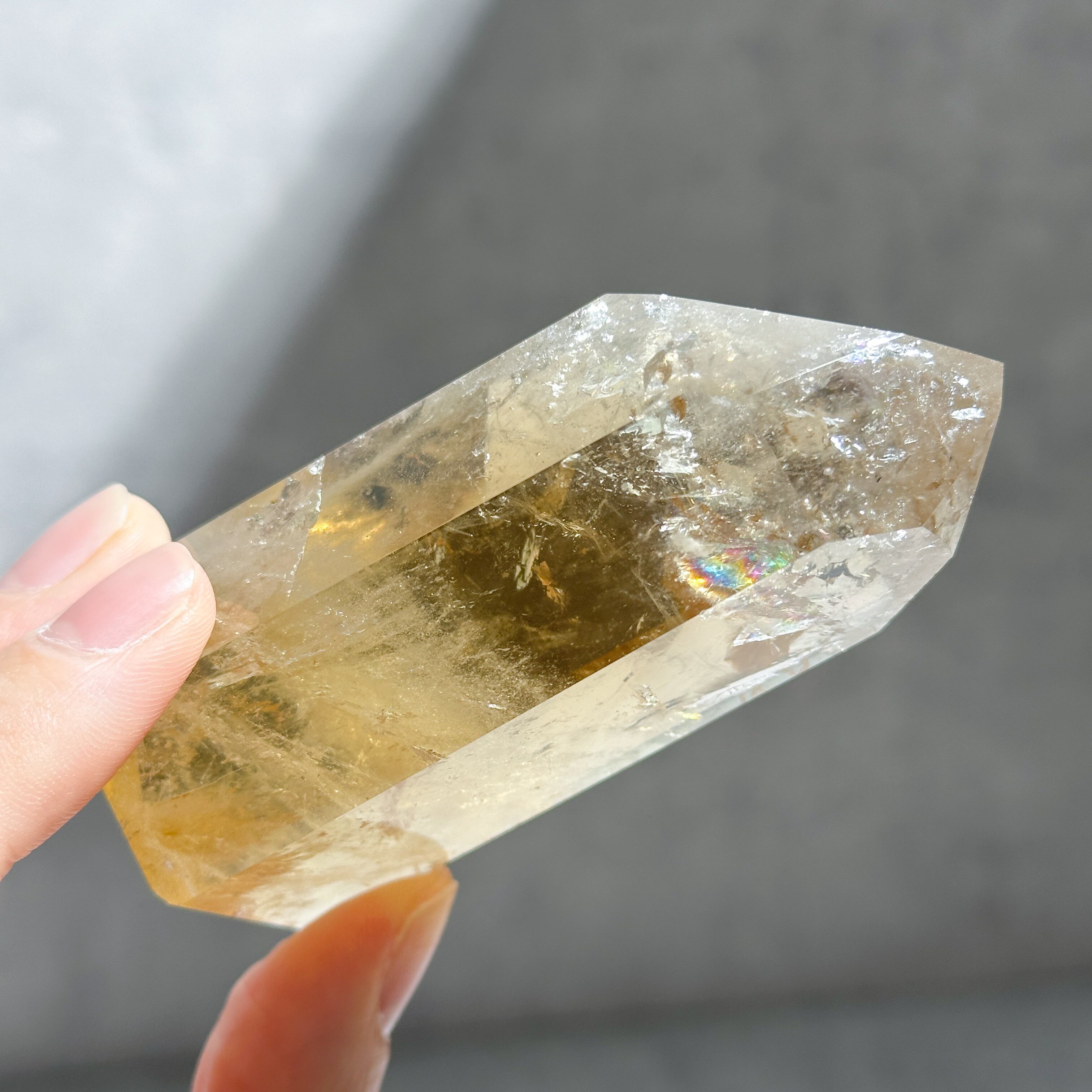 虹◎シトリン（黄水晶） フリーフォーム23◇ Citrine ◇ 天然石・鉱物
