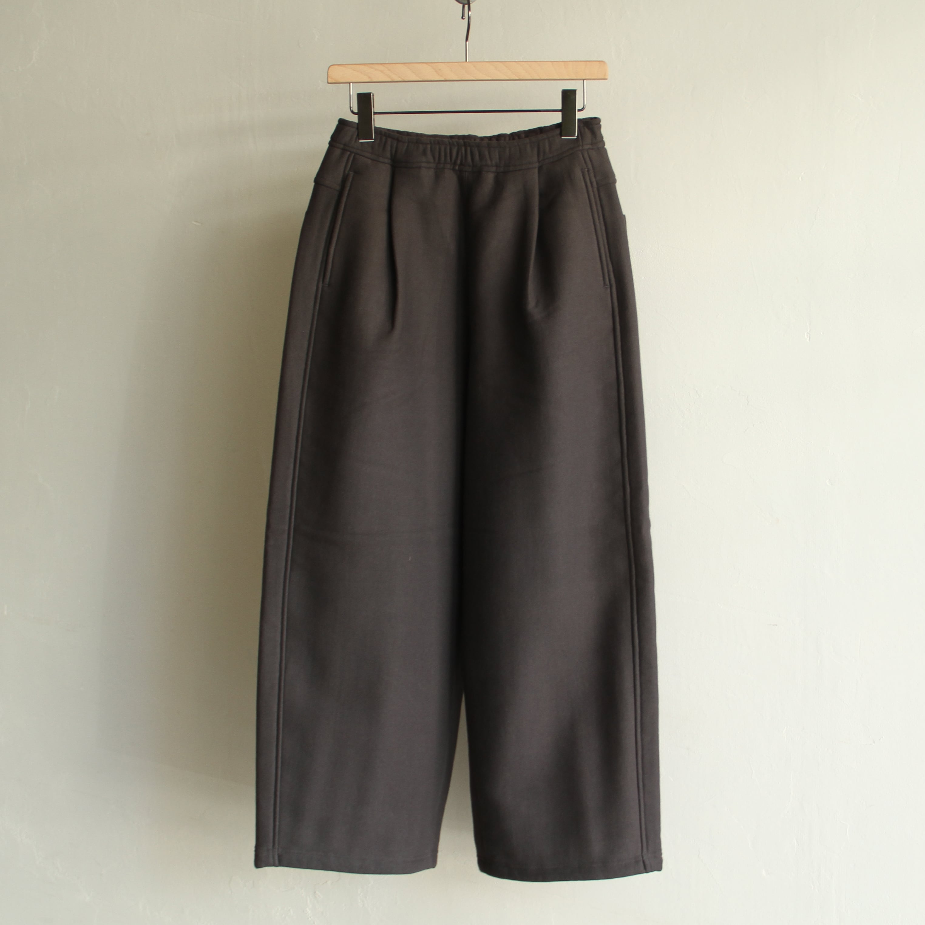 PHEENY Athletic Fleece Tucked Wide Pants