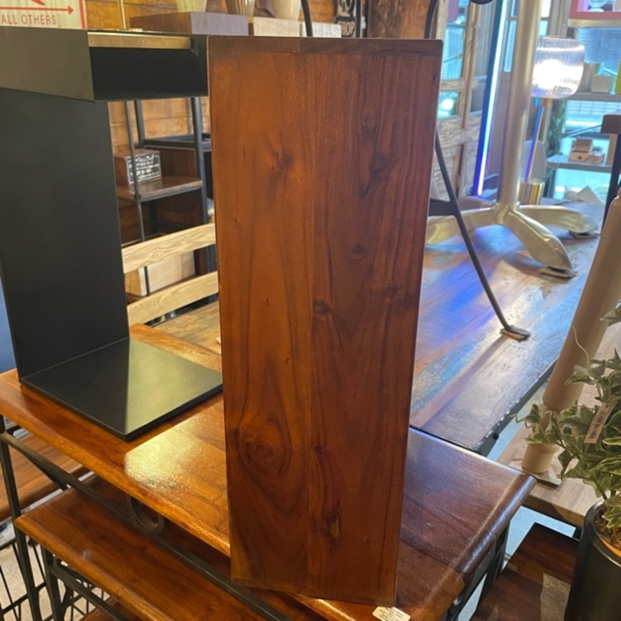 India Acacia Wood  Openwork 6-Sided Rack / インド アカシア6面すかしラック 天然木 ラック カラーボックス風 リビング収納 本棚 棚 インテリア ディスプレイラック 木製 ナチュラル クラシック アンティーク風 ギフト プレゼント 引越し祝い 新生活