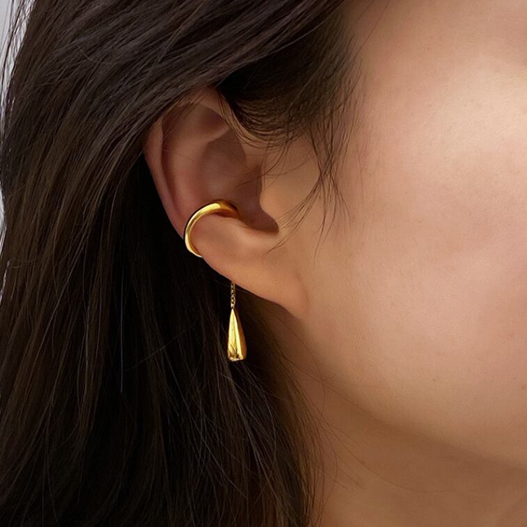 しずくが揺れる ティアドロップ型 イヤーカフ シングル G1058