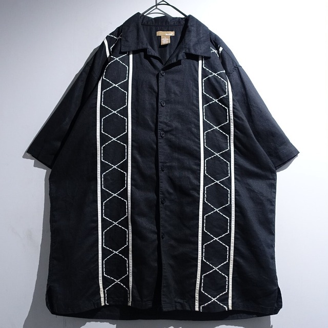 Black Geometric Embroidery Line Design Open-Collar Shirt