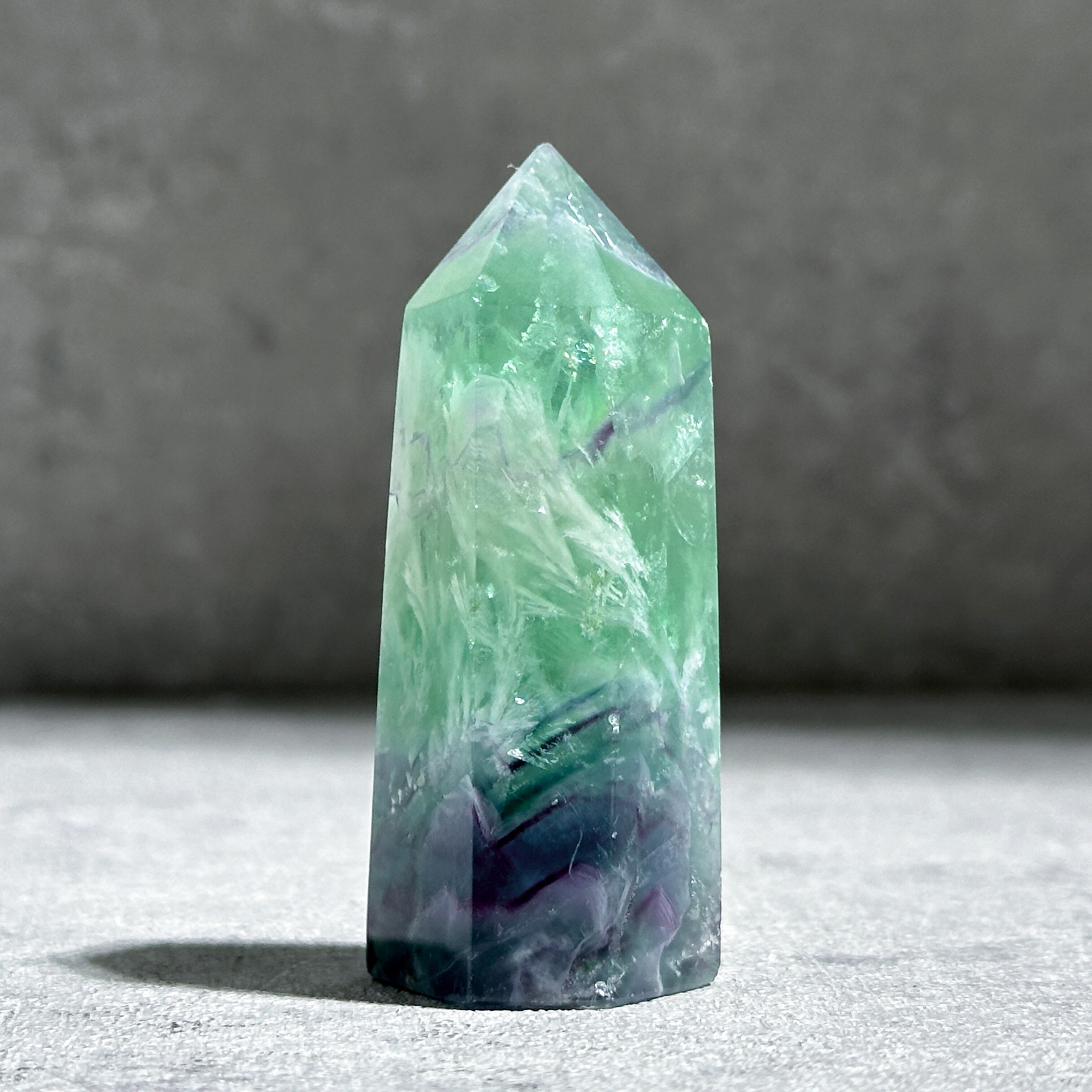 エンジェルフェザーフローライトタワー型 84◇ Angel Feather Fluorite