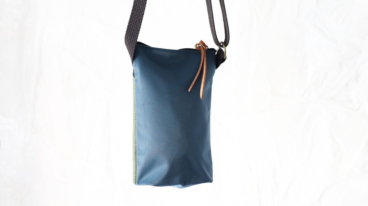 サコッシュ / Hemp cotton pocket sacoche /オリーブ & サックス ブルー