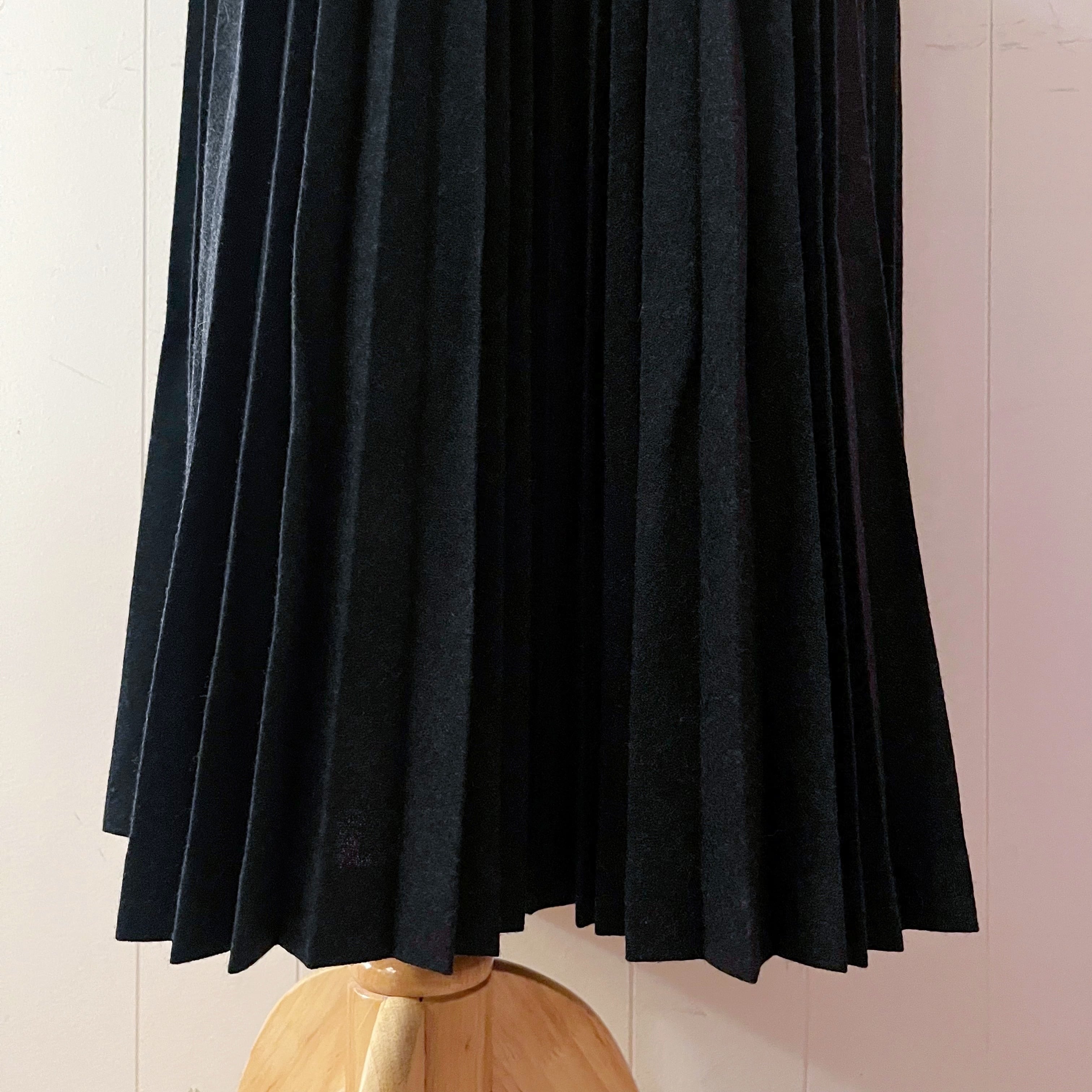 gray accordion pleats skirt