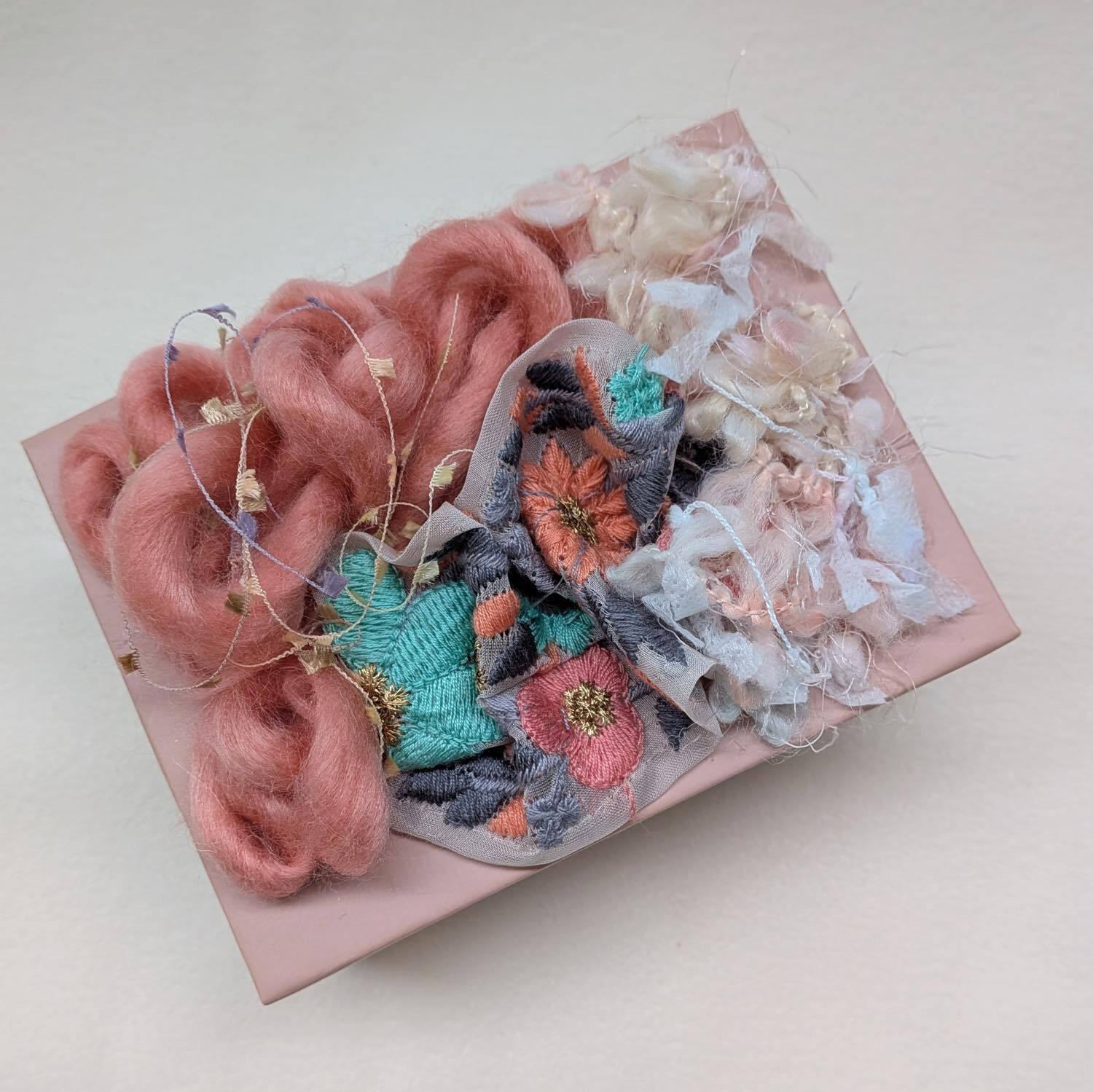 idee de tissu 飾って楽しむ アートボックス Pink