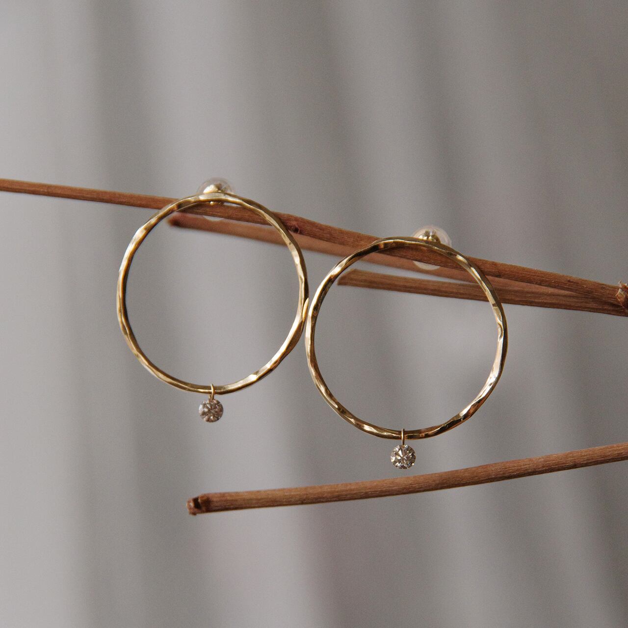 K18イエローゴールド レーザーホールダイヤモンド スタッド