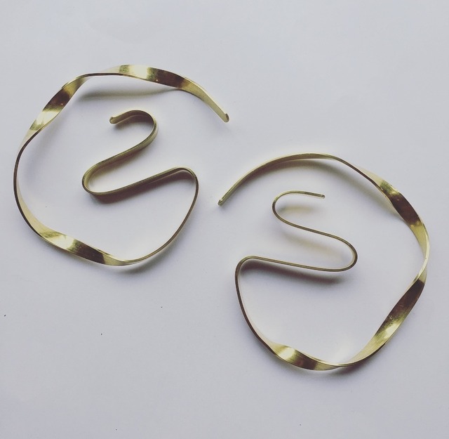 loop wave pierce / earring