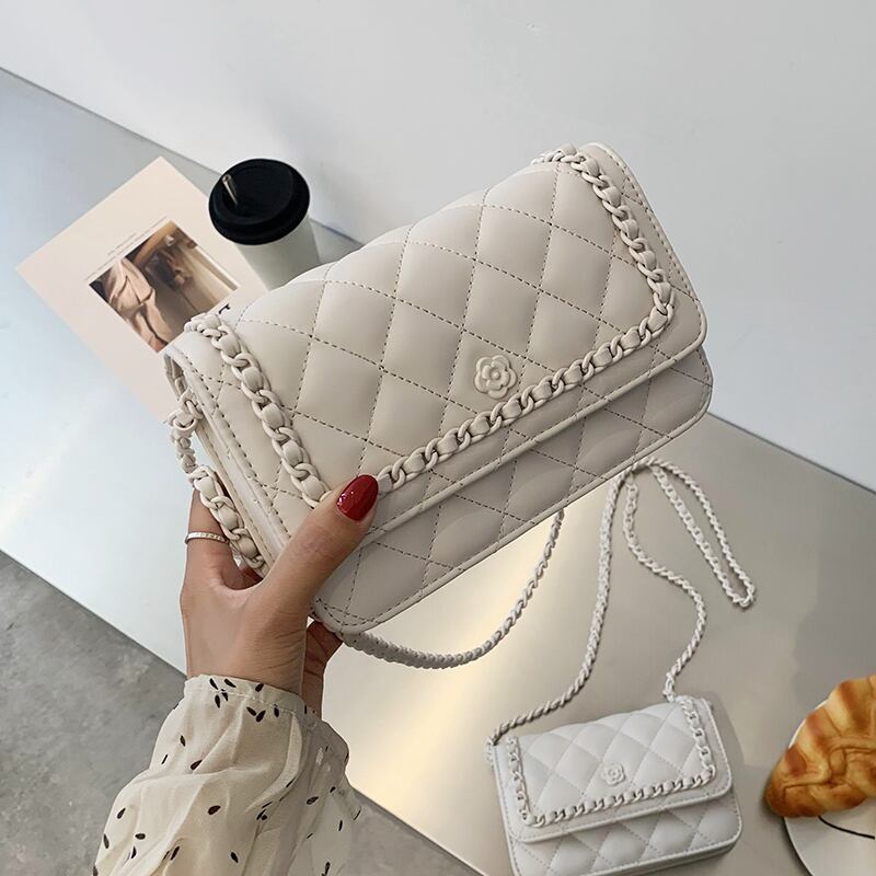 夏のレディーススモールバッグ2020人気の新しい流行のファッションワイルドインチェーンメッセンジャーバッグネットレッドスモールスクエアバッグ 手作りハンドバック3478389147